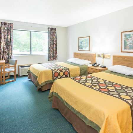 Super 8 By Wyndham Dewitt Hotel Exterior photo